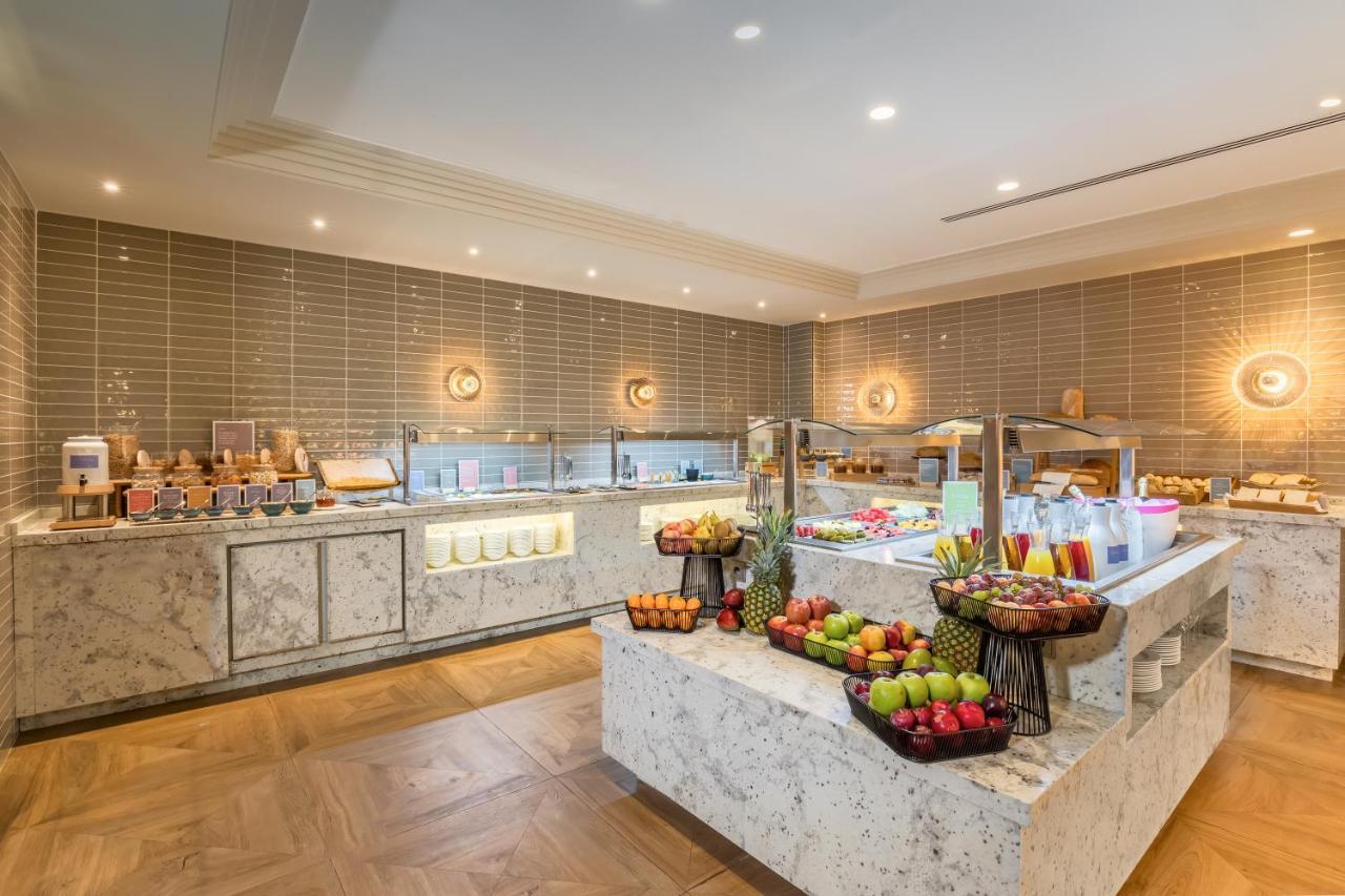 Barcelo La Nucia Hills Hotel Eksteriør billede The Club at London Heathrow Airport